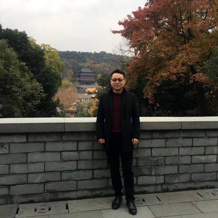 128阿伟的照片