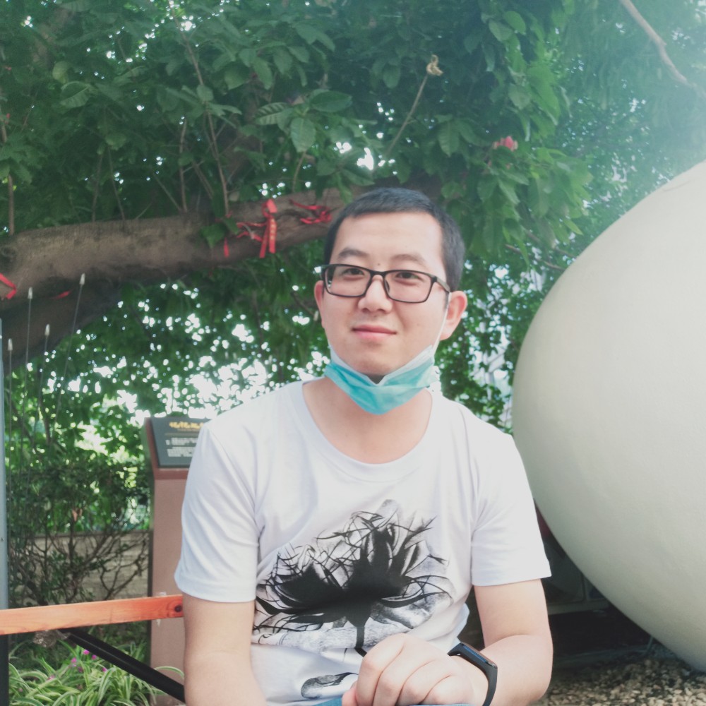 草丛说无情的照片