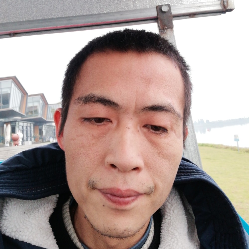 沧澜泪了含糊的照片