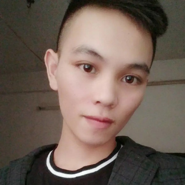 何宝石的照片