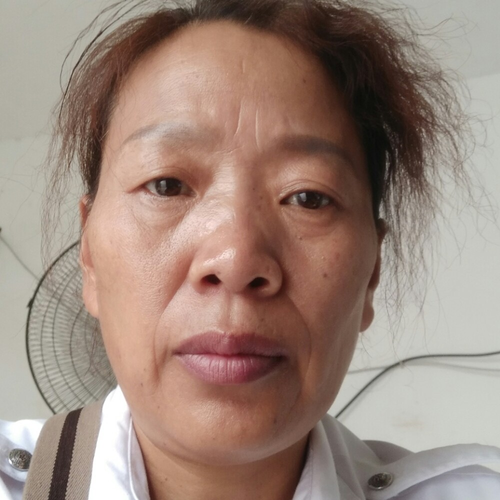 唇膏爱淡淡的照片