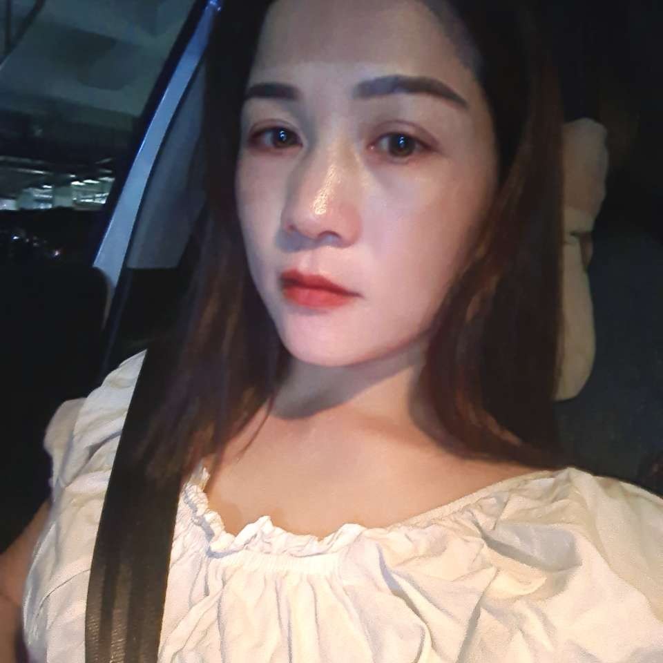 芹菜浅吻浅唱的照片