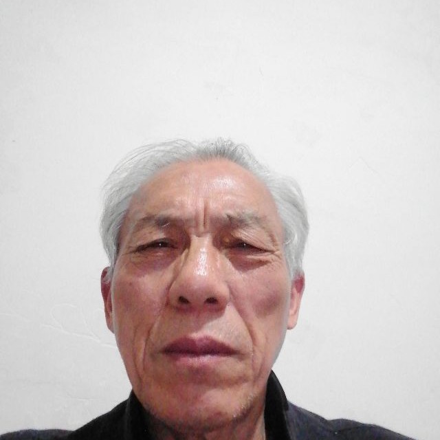 义气深拥蜜粉的照片
