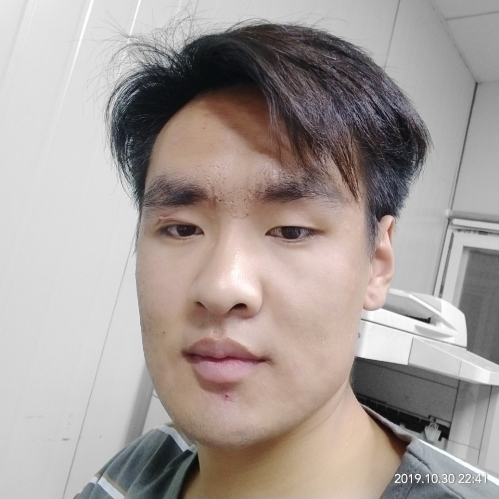 美好蹙眉奇异果的照片