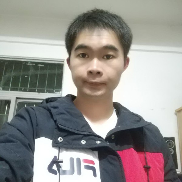 机智倾心小伙的照片
