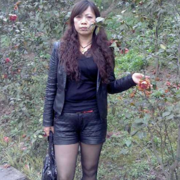 能干踢小伙的照片