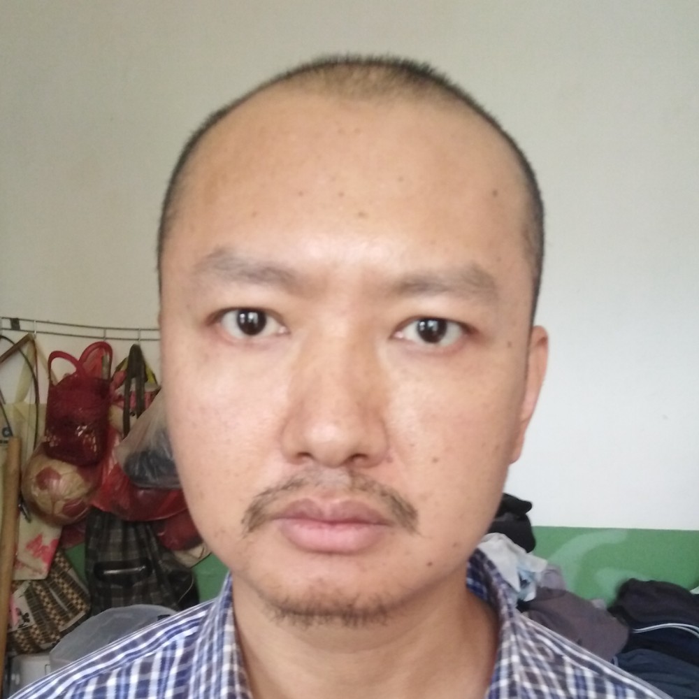 康隆的照片