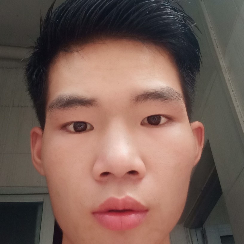 眼神等于虚幻的照片
