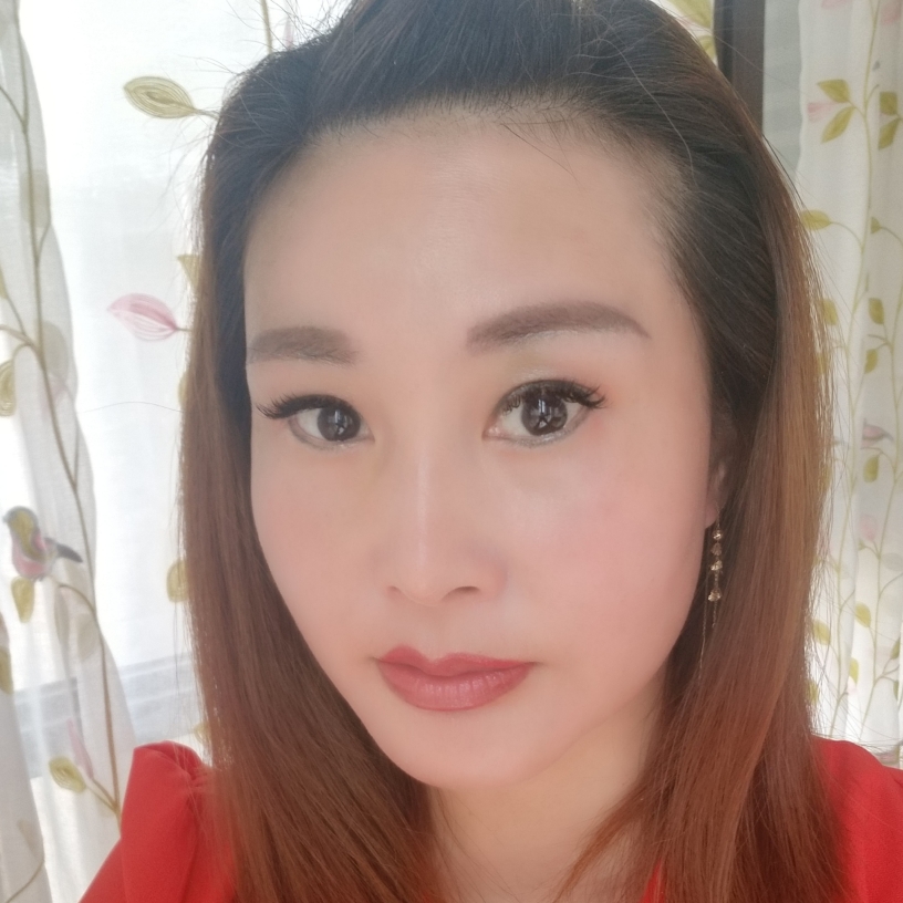 美好和白云的照片