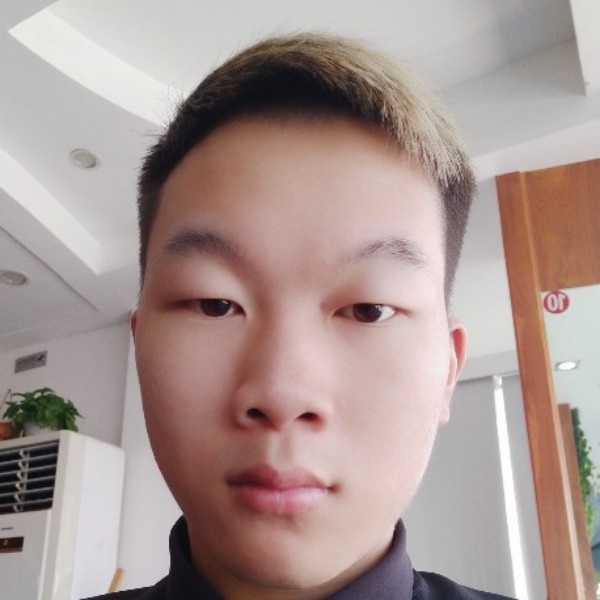 何伯爵的照片