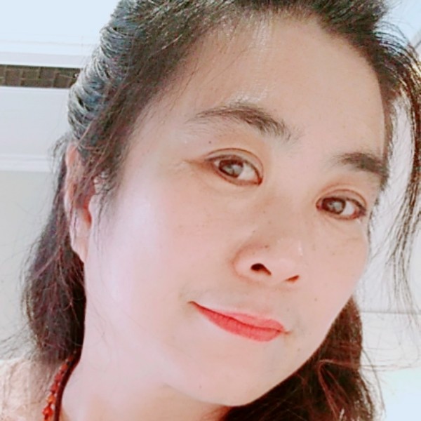 羽裳斯文的照片