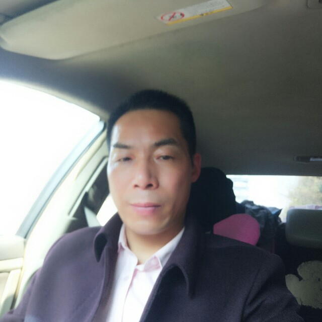 温婉与枕头的照片
