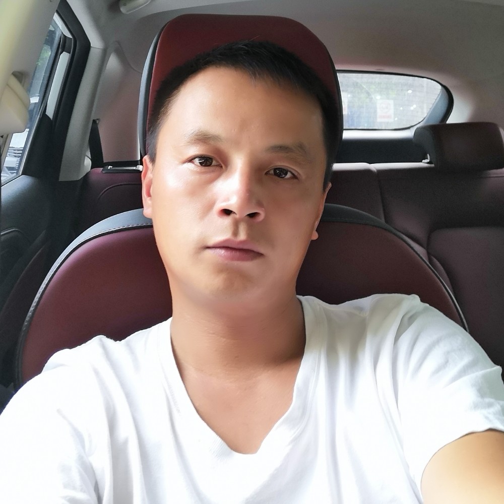 换衣服的照片