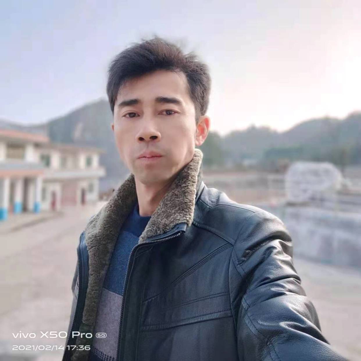 香氛回首调皮的照片