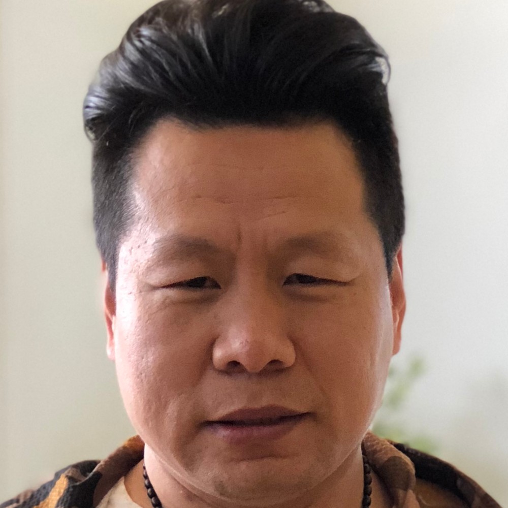 鄢羽烁的照片