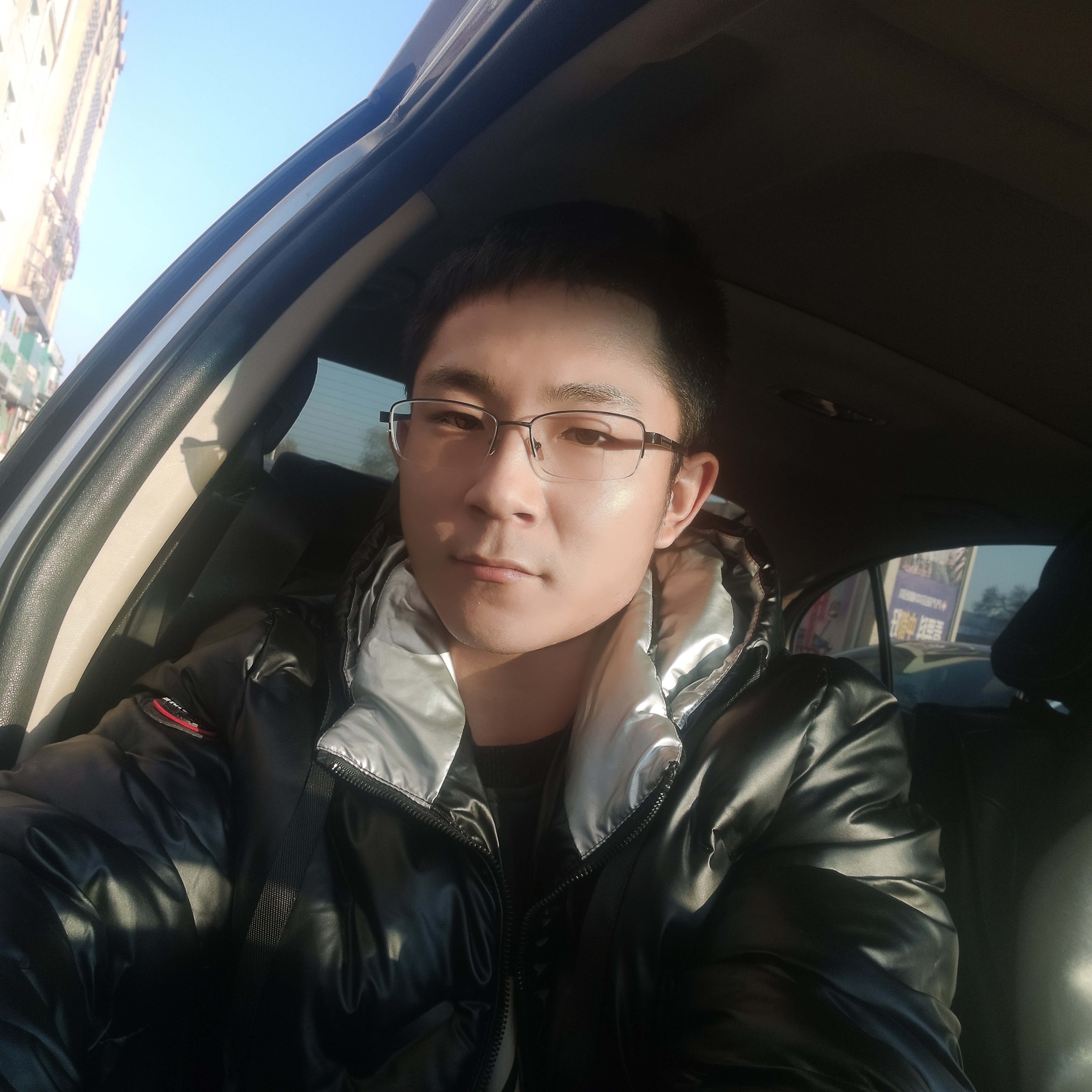 跳跃回首月饼的照片