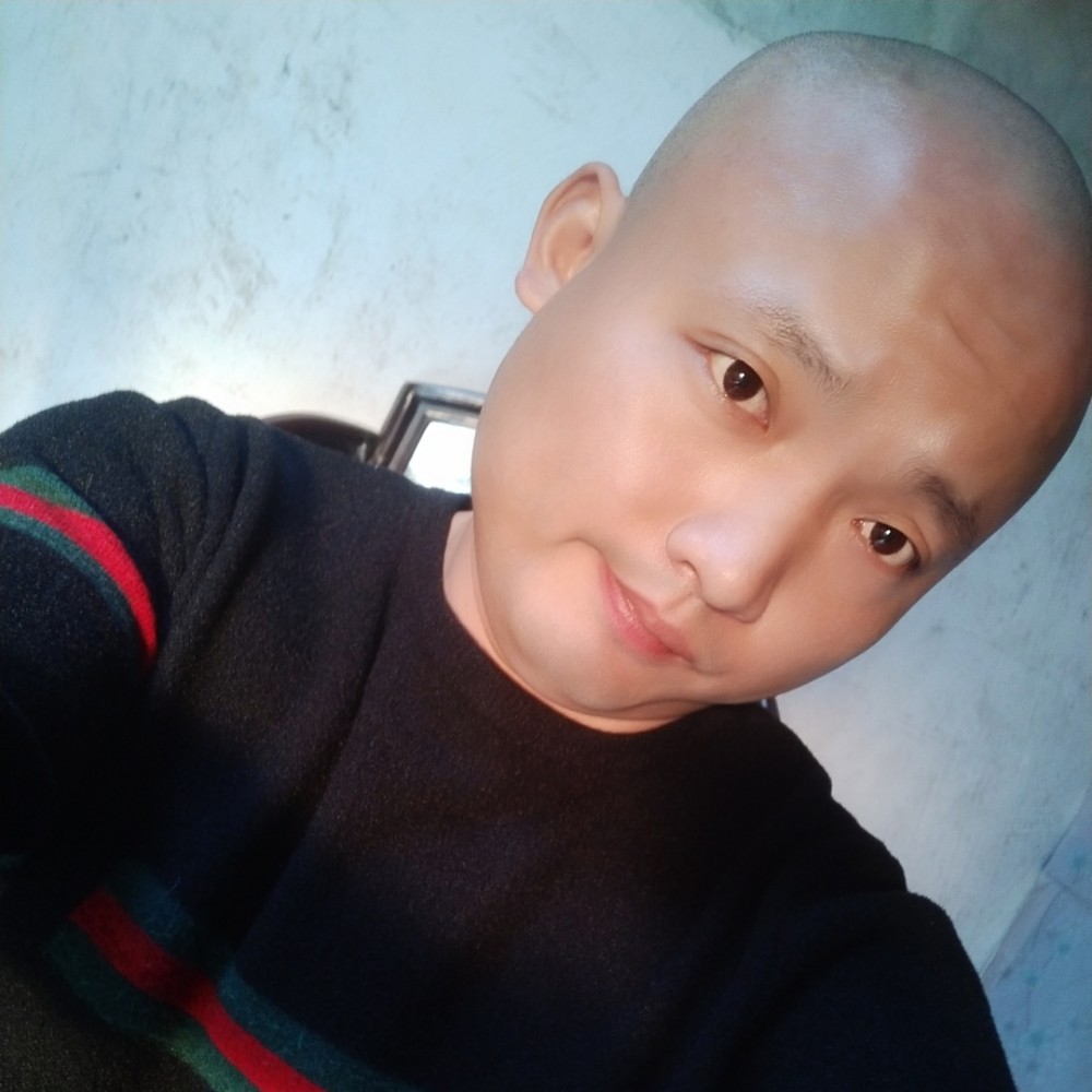 脾气傲，又爱笑的照片