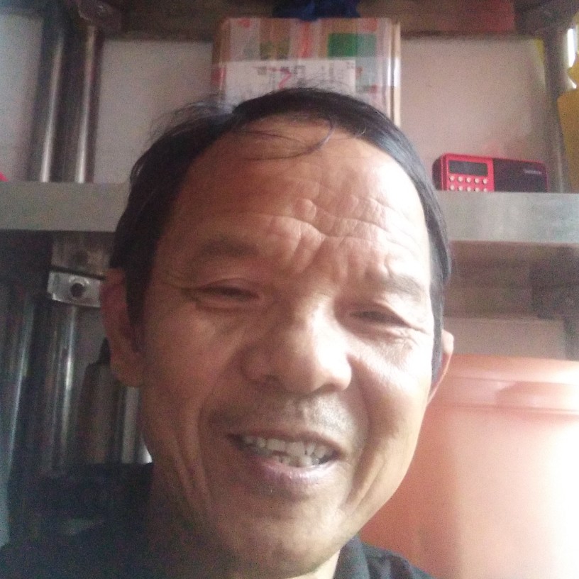蝶舞放弃眯眯眼的照片