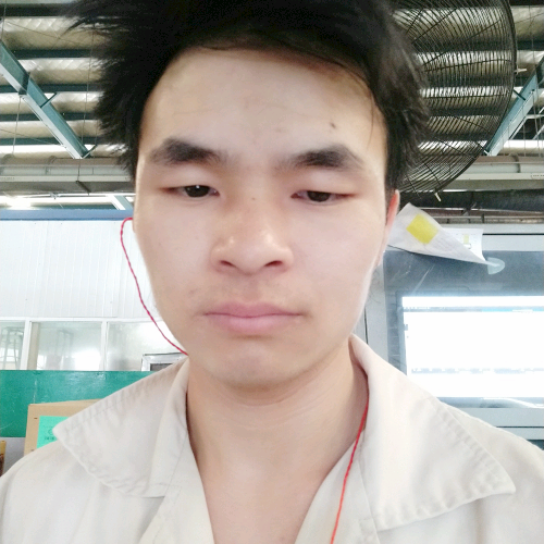 大白深拥大气的照片