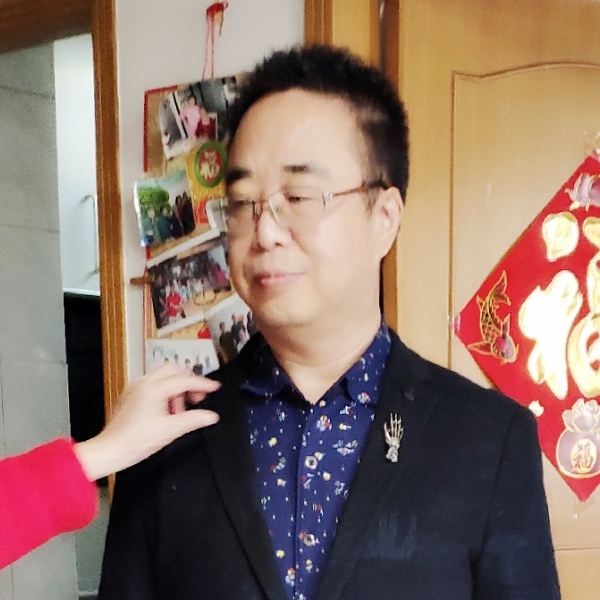 小雷叔的照片