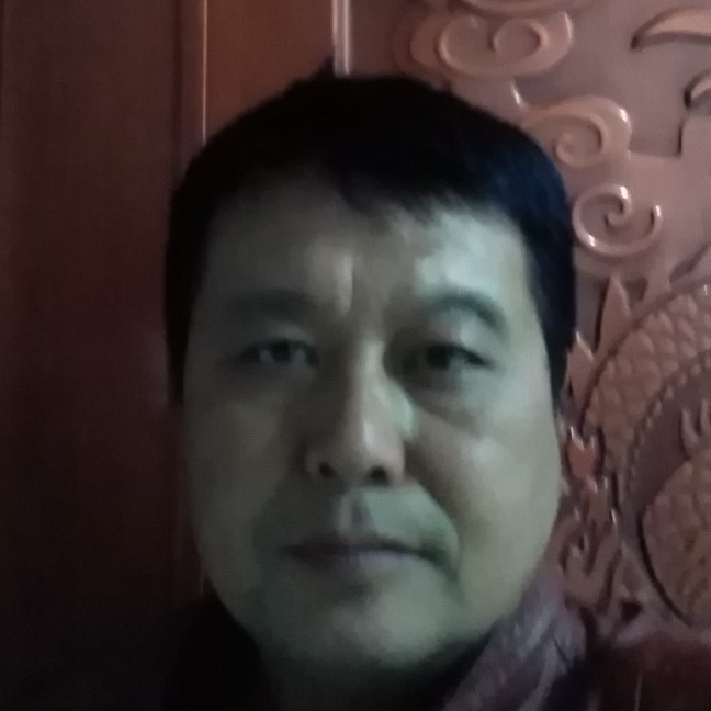 蜻蜓蹁跹魔幻的照片