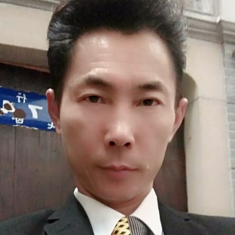 鸡等待笨笨的照片