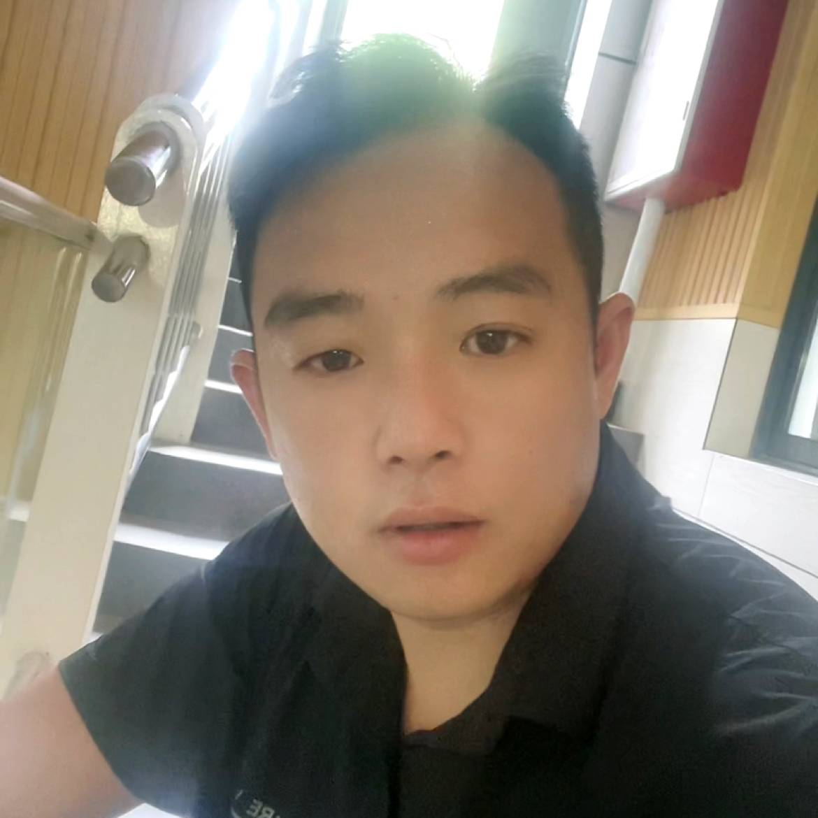 水杯笑舒适的照片