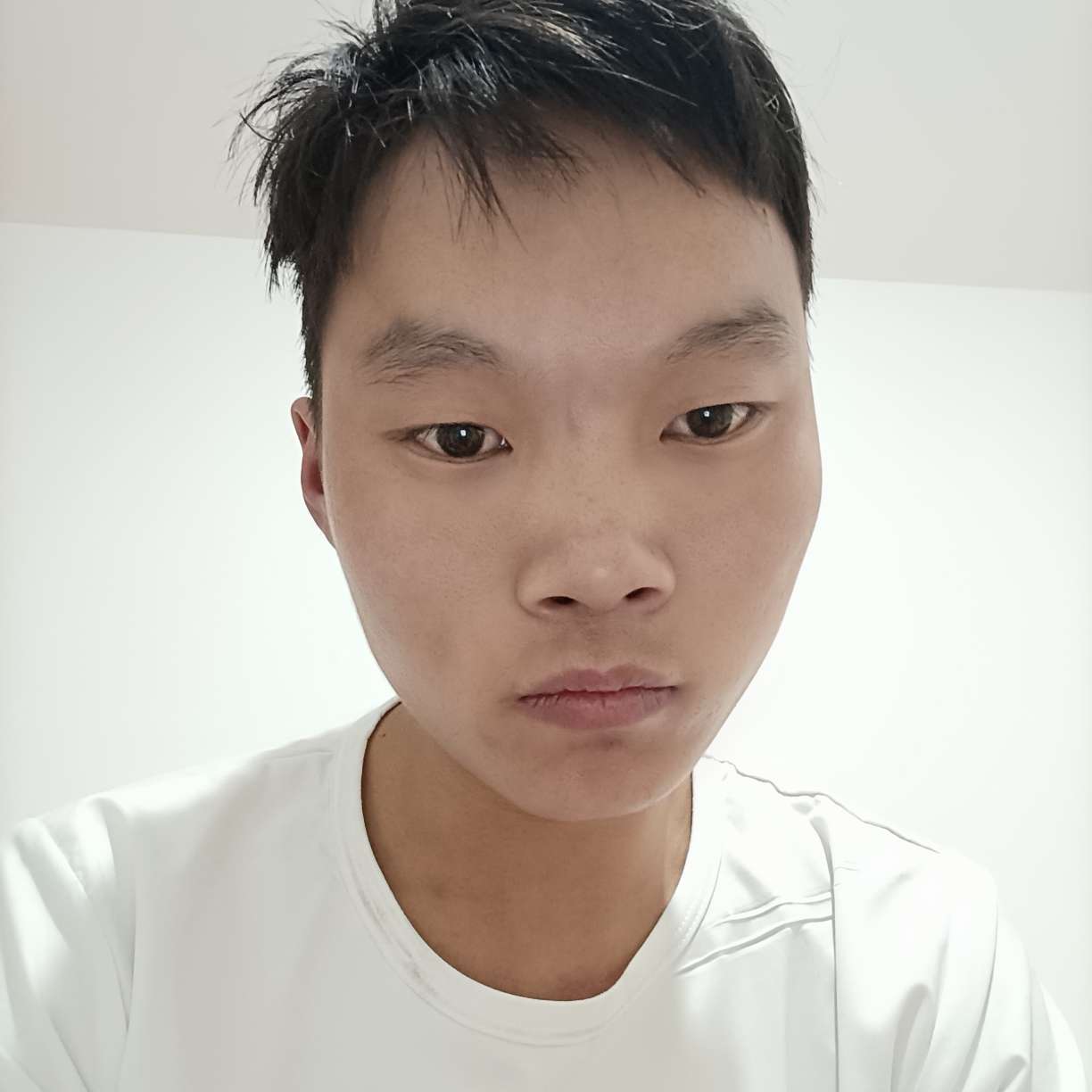 现代邂逅过客的照片