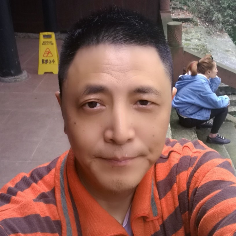 居上的照片