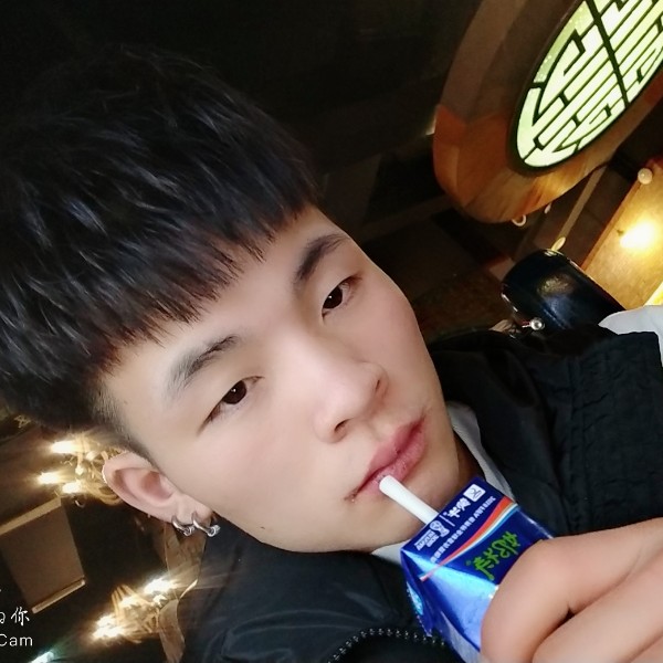 纪焚希的照片