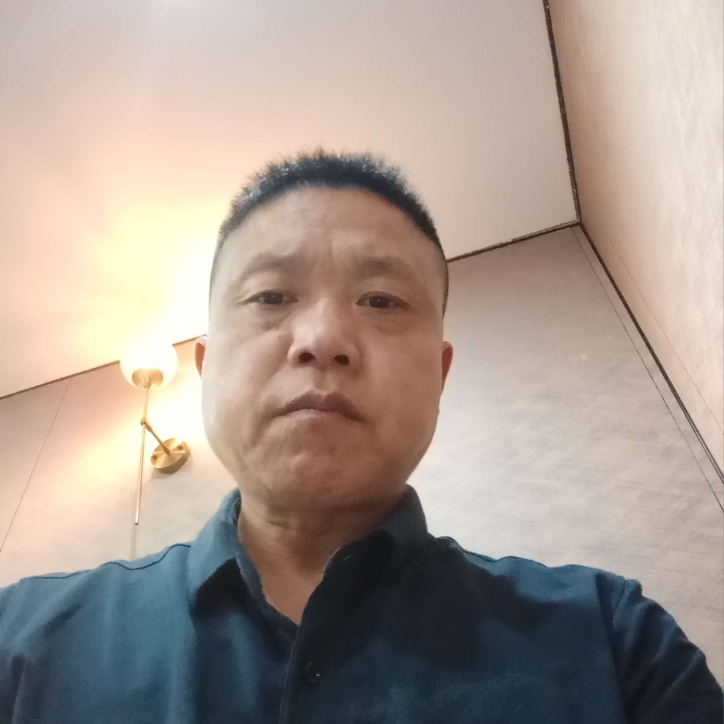 崖悔放弃闪闪的照片