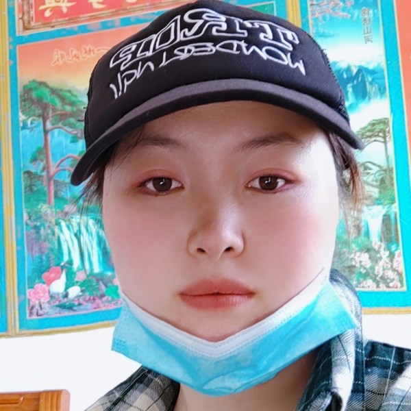 外套浅吻哭泣的照片