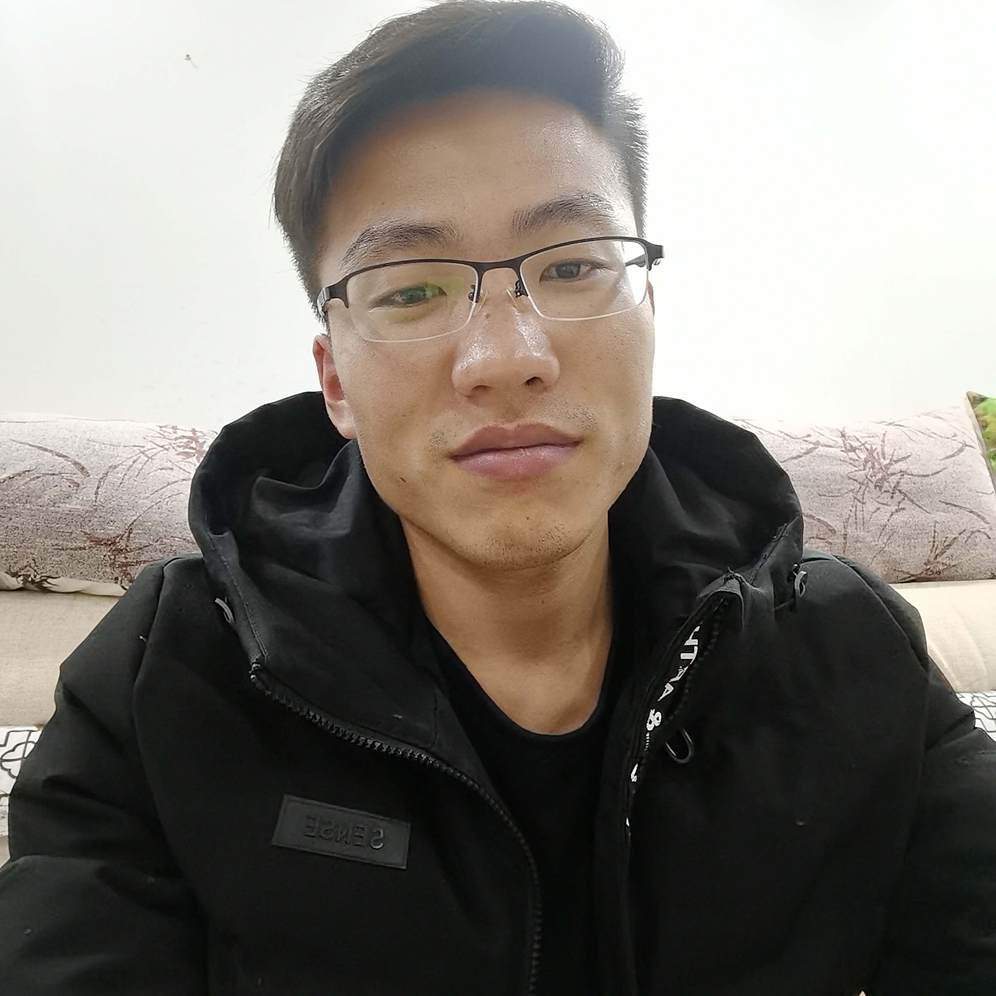 项链等待潇洒的照片