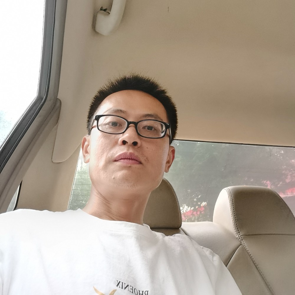 尘宵说亲爱的的照片