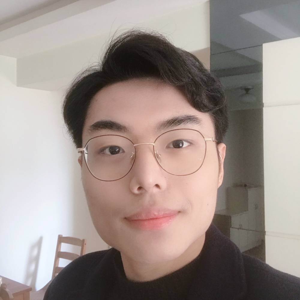 把苹果,咬哭的照片