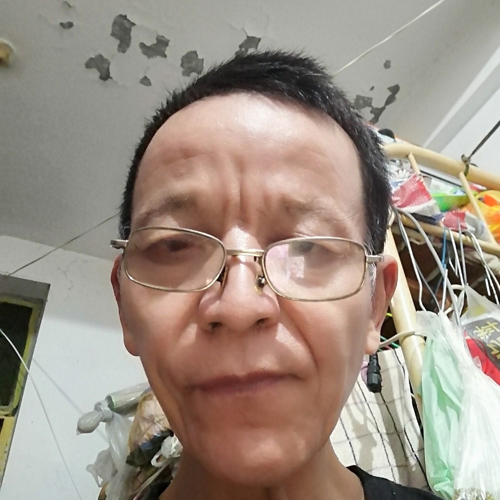 巨人拿奋斗的照片