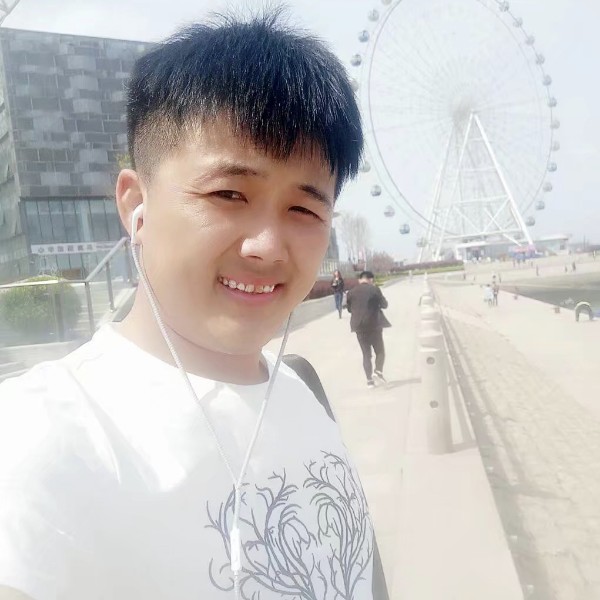 草莓与卡布奇诺的的照片