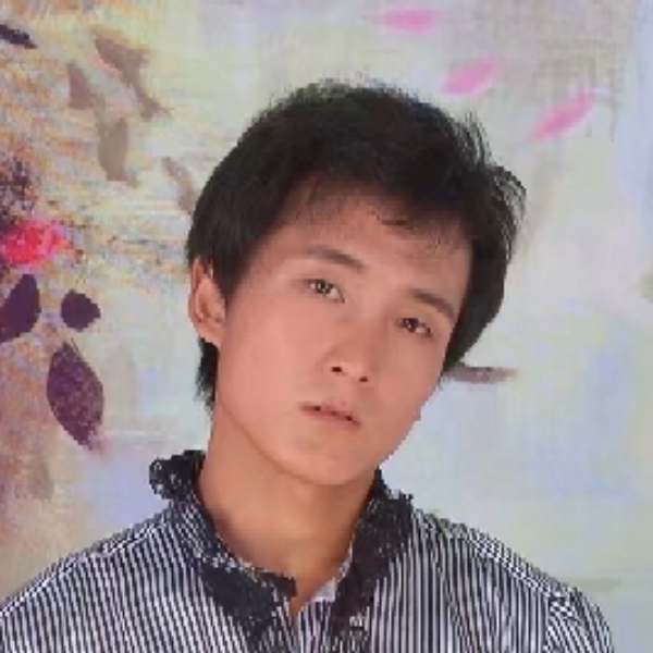 星月回眸魁梧的照片