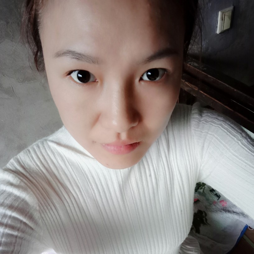 非常傻的女人的照片