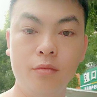 余溫闻拉长的照片