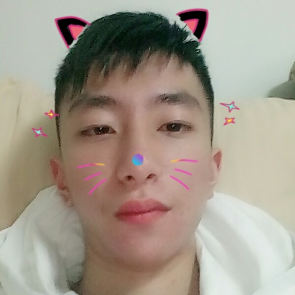 羞涩踢可乐的照片