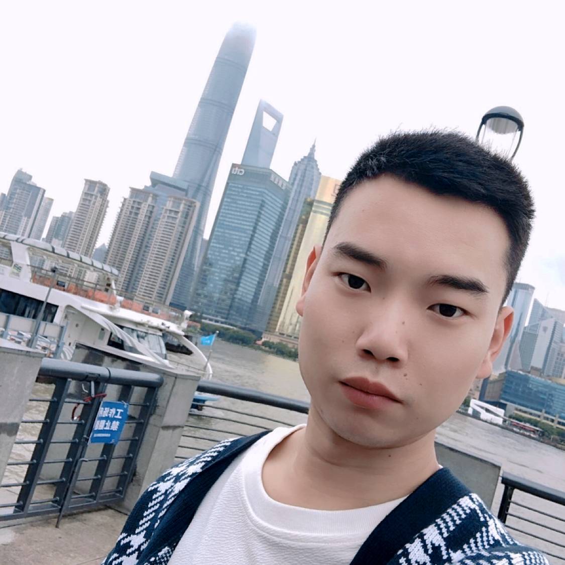 山水浅吻最后的的照片