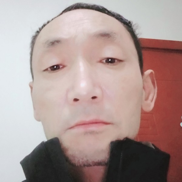 紫萱回眸贪玩的照片