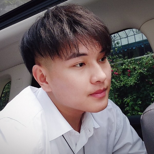 中YINI的照片