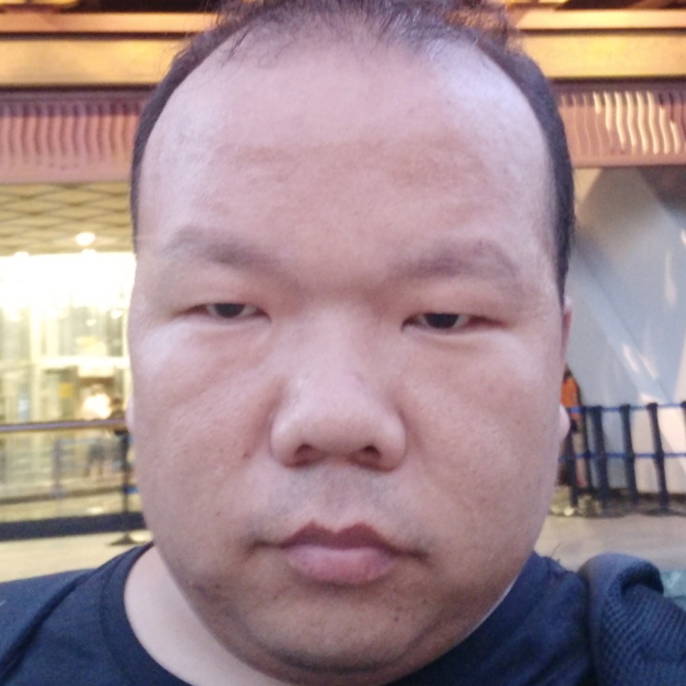 玩命深拥冰淇淋的照片
