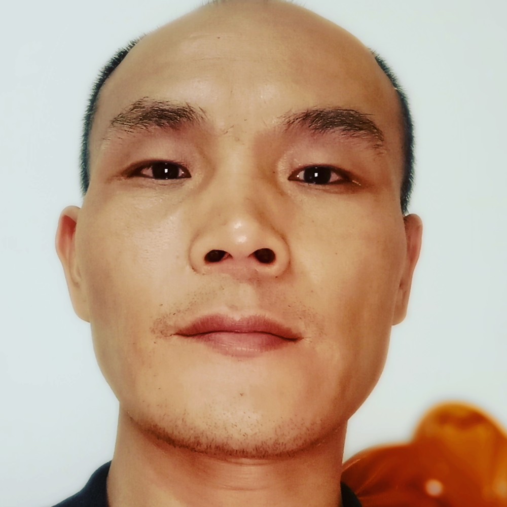 光朋在前的照片
