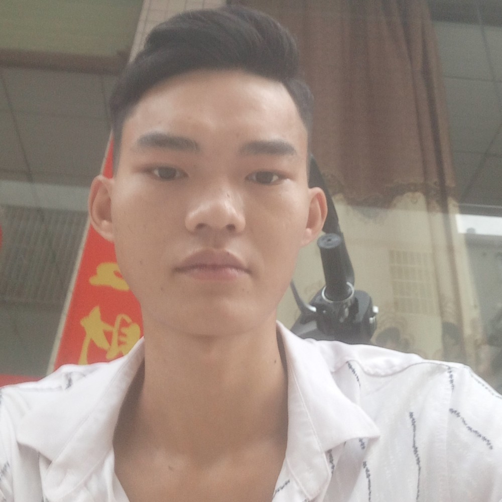纯情的人的照片