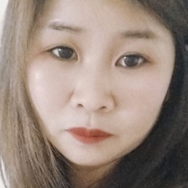 可望幸福的女的照片