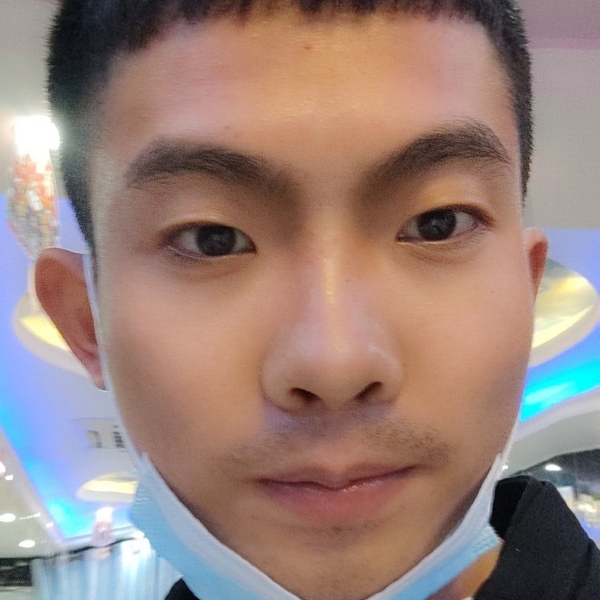 大力笑期待的照片