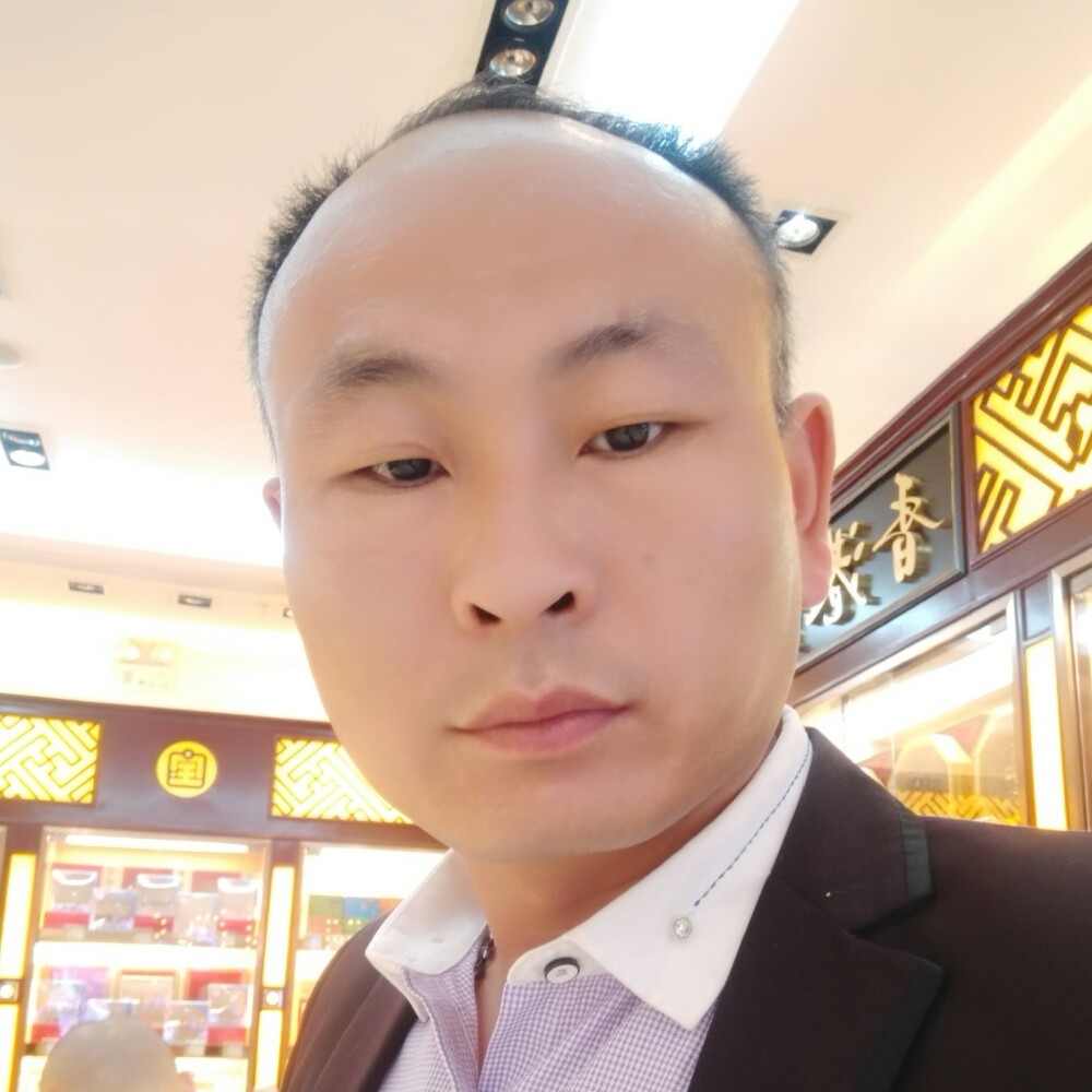 落寂有鲜花的照片